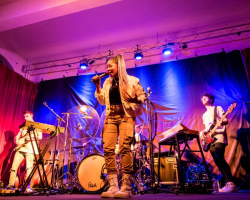 Konzert mit Diana Ezerex