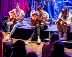 Konzert mit Diana Ezerex