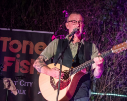 Konzert mit Tone Fish (Duo)