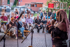 Dvora Davis & Soul Thrivers