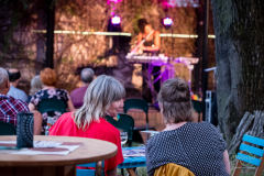 esinam-smal-410-wenzel-oschington