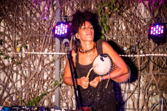 esinam-smal-420-wenzel-oschington