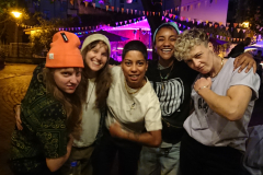 Gruppenbild_Kuenstler_innen_JacquelineBroesicke-1